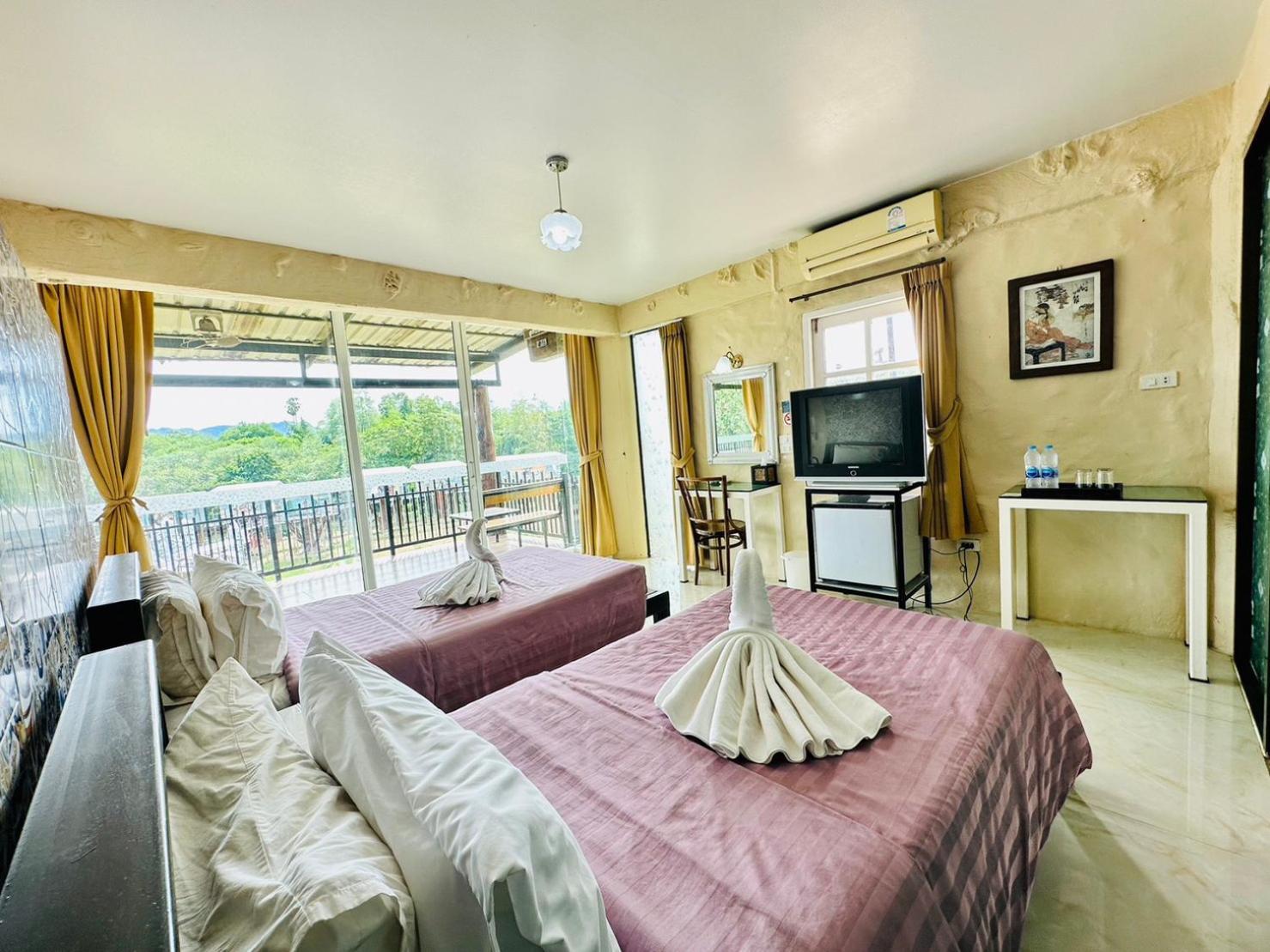 Yoko River Kwai Resort Ban Huai Maenam Noi Exteriör bild